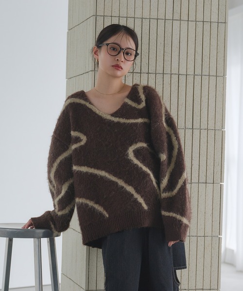 raffime（ラフィミー）の「Vネックニュアンスニット（ニット/セーター・レディース・グリーン/モカ/アイボリー/ブラック/チャコールグレー/ブラウン系その他・フリー）」の6枚目の写真