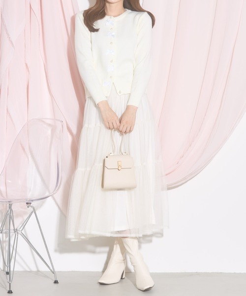 tocco closet(トッコ クローゼット)の「【ZOZO限定】プチリボン×パール釦カーディガン(カーディガン/ボレロ・レディース・アイボリー/ブラック/グレー・M)」の4枚目の写真