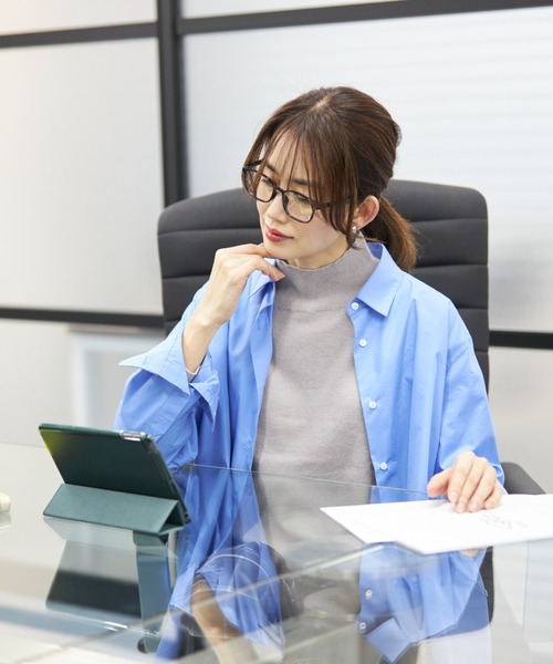 INED（イネド）の「【洗えるウール100％ニット】ハイネックプルオーバーニット「オーストラリアメリノウール」（ニット/セーター・レディース・サックスブルー/ブラック/オフホワイト/ブルー/サンドグレー/ラベンダー/イエロー・9号/11号）」の22枚目の写真