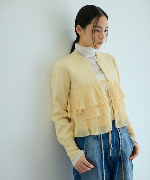 ADAM ET ROPE'（アダムエロペ）の「【洗える】フリルカーディガン（カーディガン/ボレロ・レディース・ベージュ系その他3/ブラック/グレー系その他・FREE）」の3枚目の写真