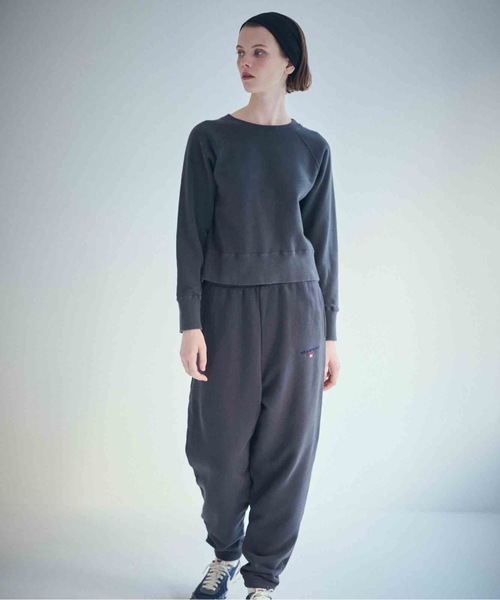 SEA(シー)の「コンパクトラグラン スウェットシャツ(スウェット・レディース・チャコールグレー/ホワイト/レッド・ONE SIZE)」の2枚目の写真