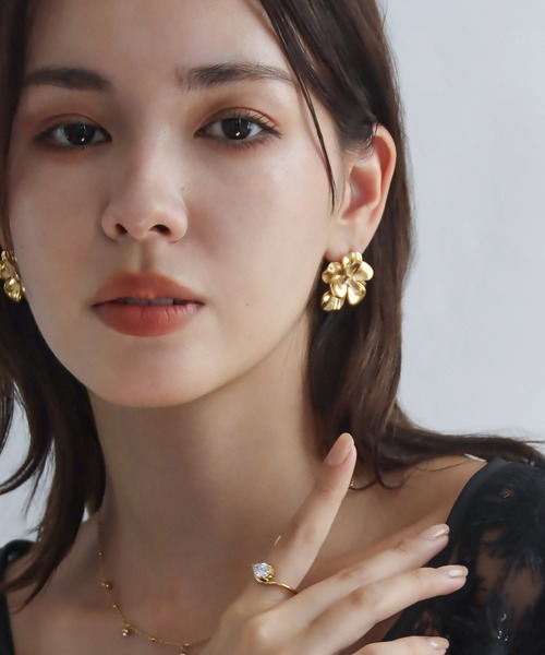 金属アレルギー対応 メタルフラワーピアス（ピアス（両耳用