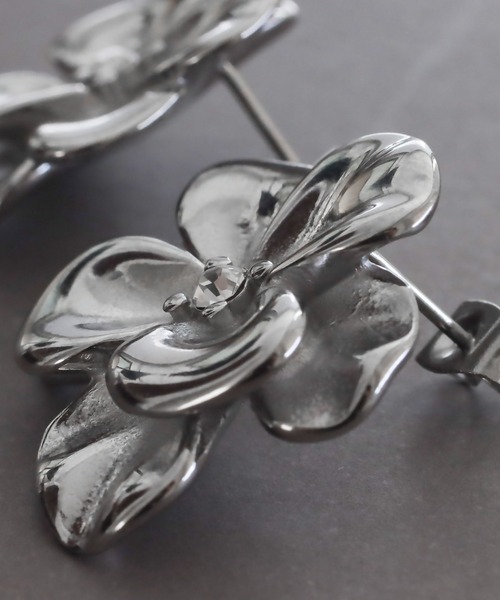 abaskdesign(アバスクデザイン)の「金属アレルギー対応 メタルフラワーピアス(ピアス(両耳用)・レディース・シルバー/ゴールド・FREE)」の12枚目の写真