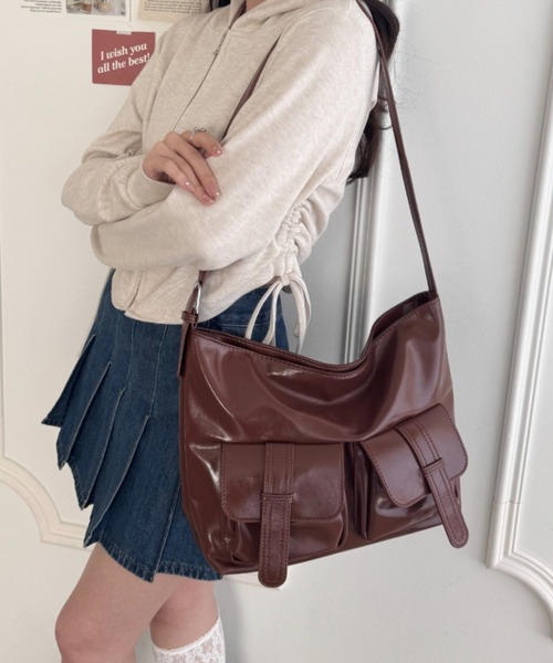Loueme(ルエム)の「ダブルフラップポケットベルトショルダーバッグ(ショルダーバッグ・レディース・シルバー/ブラック/ブラウン・FREE)」の2枚目の写真