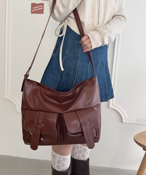 Loueme(ルエム)の「ダブルフラップポケットベルトショルダーバッグ(ショルダーバッグ・レディース・シルバー/ブラック/ブラウン・FREE)」の16枚目の写真
