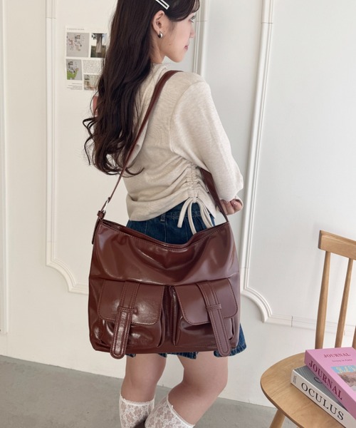Loueme(ルエム)の「ダブルフラップポケットベルトショルダーバッグ(ショルダーバッグ・レディース・シルバー/ブラック/ブラウン・FREE)」の18枚目の写真