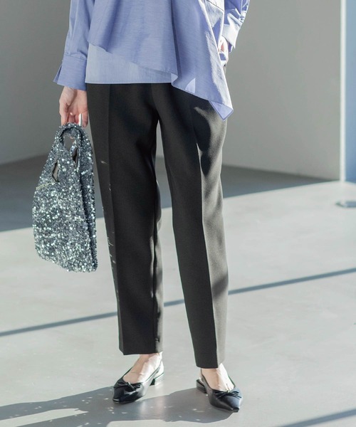 OPAQUE.CLIP(オペークドットクリップ)の「《SS-LLsize》美脚ストレッチイージーテーパードパンツ【洗濯機洗い可】(その他パンツ・レディース・ブラック/ライトベージュ/ネイビー・34/36/38/40/42)」の4枚目の写真