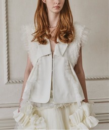 J1U by LA BELLE ETUDE（ジユウバイラベルエチュード）の「2WAYボリュームギャザーチュールノースリーブジャケット【セットアップ対応】（その他アウター）」