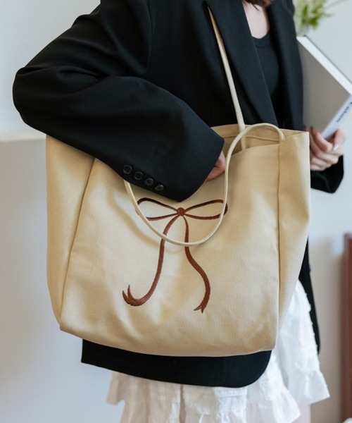 TONE SELECT GOODS（トーンセレクトグッズ）の「Liaa/リボン刺繍 トートバッグ A18520（トートバッグ・レディース・パープル/ベージュ/ブラック/グレー/ブルー/ピンク・FREE）」の19枚目の写真