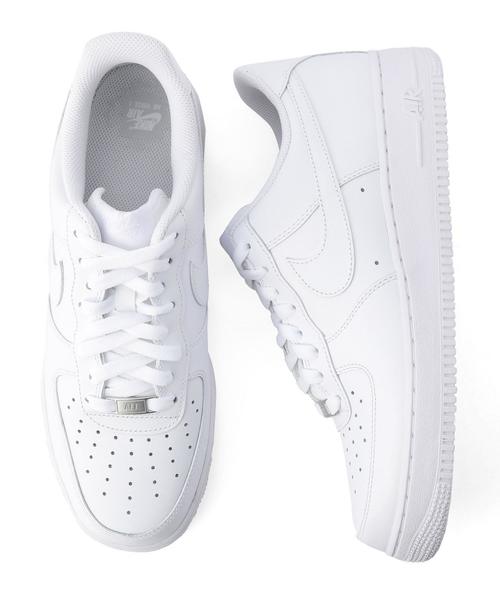 NIKE(ナイキ)の「<NIKE(ナイキ)> AIR FORCE 1/スニーカー(スニーカー・メンズ・ホワイト/ブラック・27cm/28cm/27.5cm/26.5cm)」の2枚目の写真