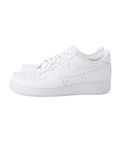 NIKE(ナイキ)の「<NIKE(ナイキ)> AIR FORCE 1/スニーカー(スニーカー・メンズ・ホワイト/ブラック・27cm/28cm/27.5cm/26.5cm)」の4枚目の写真