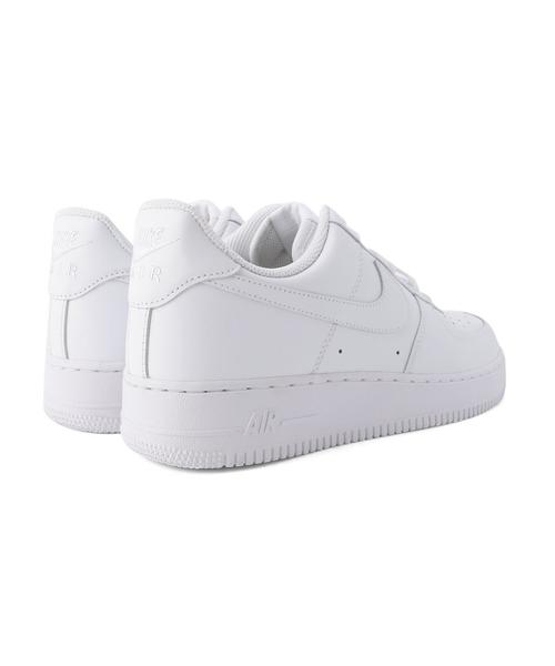 NIKE(ナイキ)の「<NIKE(ナイキ)> AIR FORCE 1/スニーカー(スニーカー・メンズ・ホワイト/ブラック・27cm/28cm/27.5cm/26.5cm)」の6枚目の写真
