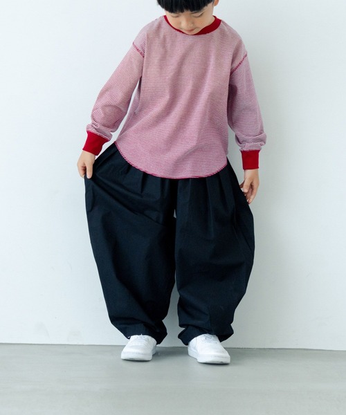 LOWRYS FARM（ローリーズファーム）の「タックバルーンパンツ　319793（その他パンツ・キッズ・チャコールグレー/ブラック/ブラック系その他/ピンク/オレンジ/ブルー・110cm/120cm/130cm/140cm/150cm）」の3枚目の写真