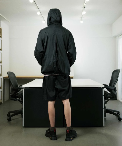 PHINGERIN(フィンガリン)の「FULL PACK NYLON RIPSTOP ANORAK(ナイロンジャケット・メンズ・グレー/イエロー/ブラック・L)」の5枚目の写真
