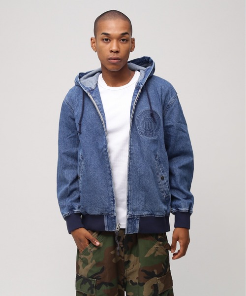 AVIREX(アヴィレックス)の「《直営店限定》DENIM SIGNATUR LOGO PARKA / デニム シグネチャーロゴ パーカー / AVIREX / アヴィレックス(パーカー・メンズ・ライトインディゴブルー/ブラック・MEDIUM/LARGE/X-LARGE/XX-LARGE)」の17枚目の写真