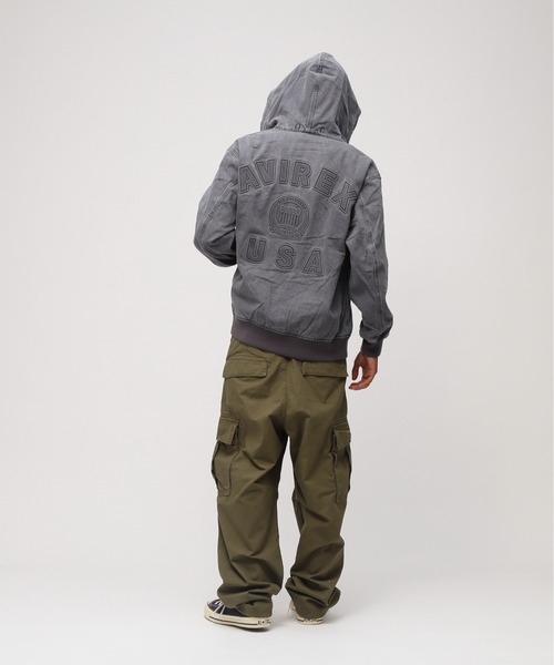 AVIREX(アヴィレックス)の「《直営店限定》DENIM SIGNATUR LOGO PARKA / デニム シグネチャーロゴ パーカー / AVIREX / アヴィレックス(パーカー・メンズ・ライトインディゴブルー/ブラック・MEDIUM/LARGE/X-LARGE/XX-LARGE)」の13枚目の写真