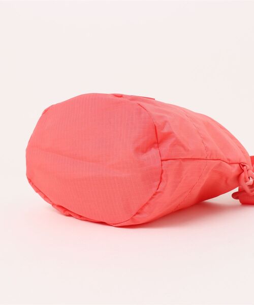 HUNTER(ハンター)の「トラベル リップストップ バケット(ボディバッグ/ウエストポーチ・レディース・ライトグリーン/ピンク/ライトブルー・ONE SIZE)」の5枚目の写真