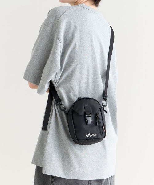 NANGA（ナンガ）の「ECOPAK UR SHOULDER POUCH/エコパック UR ショルダーポーチ（ショルダーバッグ・レディース・ブラック/オリーブ・FREE）」の7枚目の写真