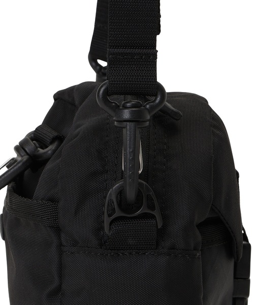 NANGA（ナンガ）の「ECOPAK UR SHOULDER POUCH/エコパック UR ショルダーポーチ（ショルダーバッグ・レディース・ブラック/オリーブ・FREE）」の16枚目の写真