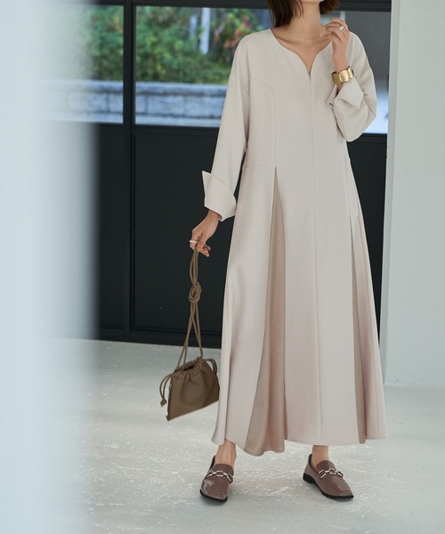STYLE DELI(スタイルデリ)の「【LUXE】フロントファスナー微配色ワンピース(ワンピース・レディース・カーキ/ベージュ系その他・MEDIUM/SMALL)」の2枚目の写真