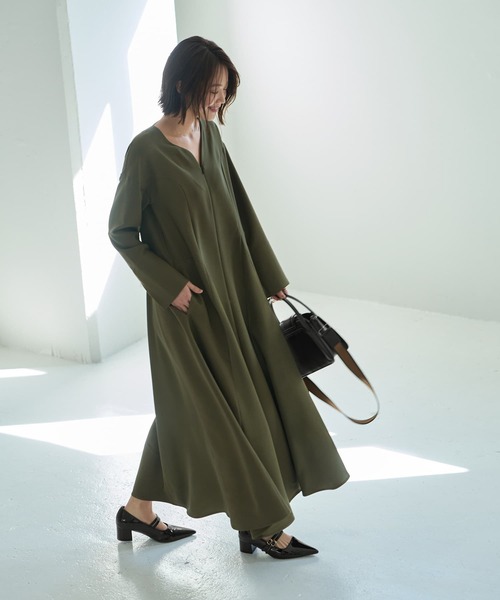 STYLE DELI(スタイルデリ)の「【LUXE】フロントファスナー微配色ワンピース(ワンピース・レディース・カーキ/ベージュ系その他・MEDIUM/SMALL)」の13枚目の写真