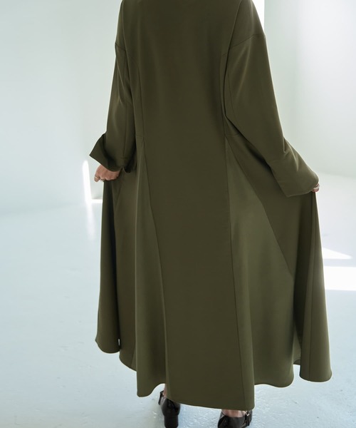 STYLE DELI(スタイルデリ)の「【LUXE】フロントファスナー微配色ワンピース(ワンピース・レディース・カーキ/ベージュ系その他・MEDIUM/SMALL)」の5枚目の写真