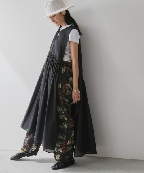 Libra Cue(リブラ キュー)の「ボタニカルプリントコクーンシルエットイージーパンツ(スラックス・レディース・アイボリー/ブラック・FREE)」の19枚目の写真