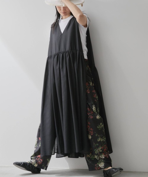 Libra Cue(リブラ キュー)の「ボタニカルプリントコクーンシルエットイージーパンツ(スラックス・レディース・アイボリー/ブラック・FREE)」の18枚目の写真