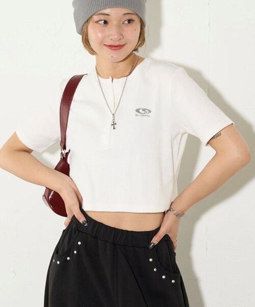 WHO'S WHO gallery(フーズフーギャラリー)の「【SLOPPY/スロッピー】フューチャーロゴヘンリーネック半袖(Tシャツ/カットソー・レディース・ホワイト/チャコールグレー/ブラック/ブラック系その他・FREE)」の5枚目の写真
