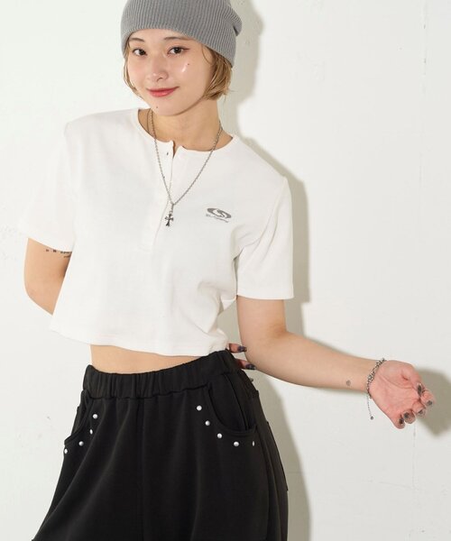 WHO'S WHO gallery(フーズフーギャラリー)の「【SLOPPY/スロッピー】フューチャーロゴヘンリーネック半袖(Tシャツ/カットソー・レディース・ホワイト/チャコールグレー/ブラック/ブラック系その他・FREE)」の10枚目の写真