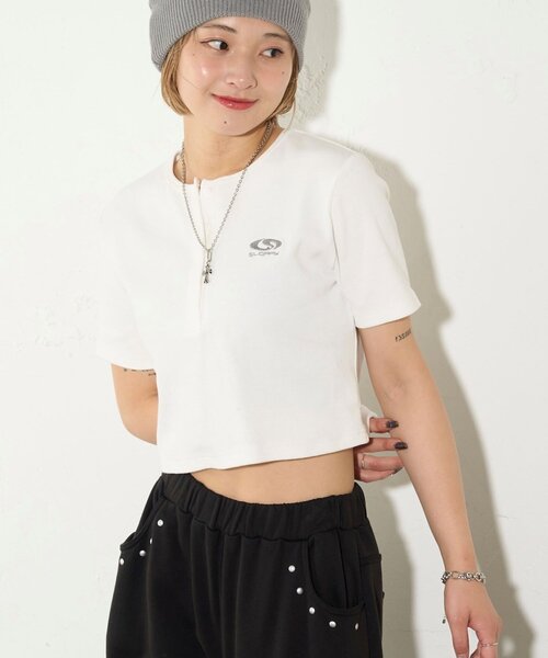 WHO'S WHO gallery(フーズフーギャラリー)の「【SLOPPY/スロッピー】フューチャーロゴヘンリーネック半袖(Tシャツ/カットソー・レディース・ホワイト/チャコールグレー/ブラック/ブラック系その他・FREE)」の11枚目の写真