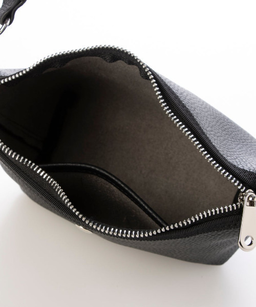 cache cache（カシュ カシュ）の「カシュカシュ cachecache / 舟型シュリンクショルダー（ショルダーバッグ・レディース・シルバー/アイボリー/グレー/ブラック/ライトグレー・FREE）」の8枚目の写真