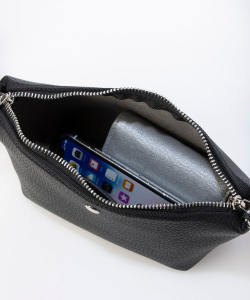 cache cache（カシュ カシュ）の「カシュカシュ cachecache / 舟型シュリンクショルダー（ショルダーバッグ・レディース・シルバー/アイボリー/グレー/ブラック/ライトグレー・FREE）」の11枚目の写真