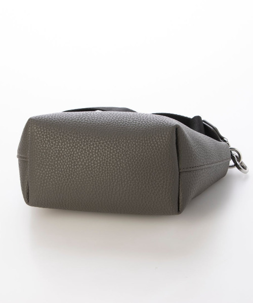 cache cache（カシュ カシュ）の「カシュカシュ cachecache / 舟型シュリンクショルダー（ショルダーバッグ・レディース・シルバー/アイボリー/グレー/ブラック/ライトグレー・FREE）」の19枚目の写真