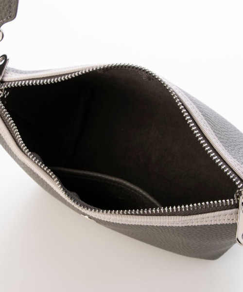 cache cache（カシュ カシュ）の「カシュカシュ cachecache / 舟型シュリンクショルダー（ショルダーバッグ・レディース・シルバー/アイボリー/グレー/ブラック/ライトグレー・FREE）」の20枚目の写真