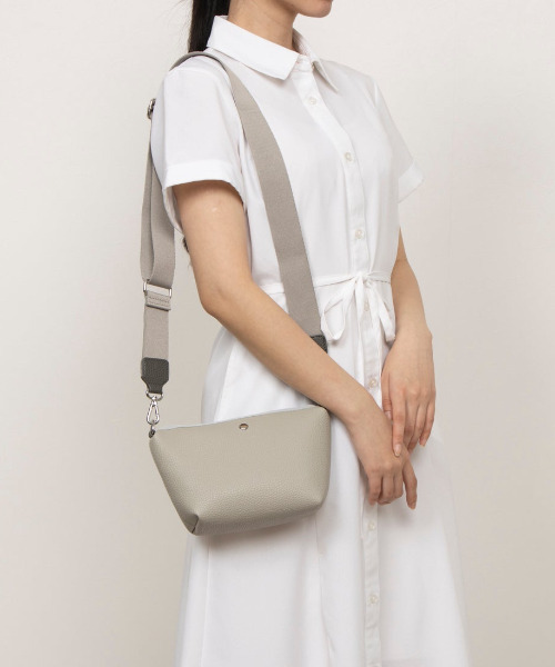 cache cache（カシュ カシュ）の「カシュカシュ cachecache / 舟型シュリンクショルダー（ショルダーバッグ・レディース・シルバー/アイボリー/グレー/ブラック/ライトグレー・FREE）」の17枚目の写真