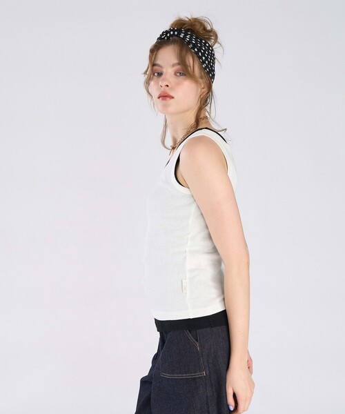 To b. by agnes b.(トゥービーバイアニエスベー)の「リブ タンクトップ(Tシャツ/カットソー・レディース・ホワイト・40/38)」の6枚目の写真