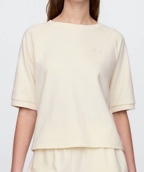 GAP(ギャップ)の「リラックス GAPロゴ テリーTシャツ(Tシャツ/カットソー・レディース・イエロー/オフホワイト/ブルー/ライトグレー/ブラック・XS/S/M/L/XL/XXS)」の2枚目の写真