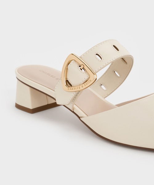 CHARLES & KEITH(チャールズ & キース)の「Sepphe セフェ メタリックバックル ポインテッドトゥヒールミュール(パンプス・レディース・ブラック/ブラウン/クリーム・22.5cm/23cm/23.5cm/24.5cm/25cm/25.5cm/26.5cm)」の22枚目の写真