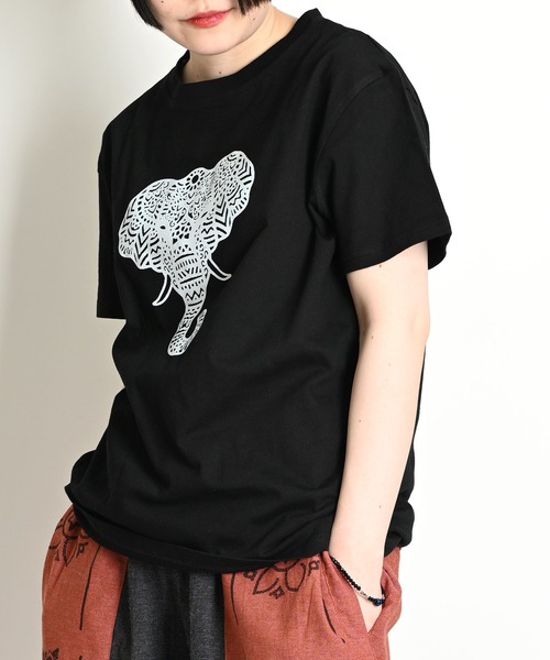 MARAI(マーライ)の「ゾウ 恐竜 ワンポイントプリント 無地 半袖Tシャツ(Tシャツ/カットソー・レディース・ホワイト系/イエロー/ブラック系/ワイン・FREE)」の6枚目の写真