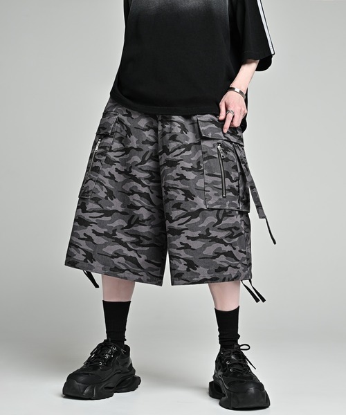 ADRER(アドラー)の「parachute cargo wide short pants / パラシュートカーゴ ワイド ショート パンツ(カーゴパンツ・メンズ・ブラック系1/ブラック/グレー系1/ブラック系2/ブラック系3・XS/S/M/L)」の6枚目の写真