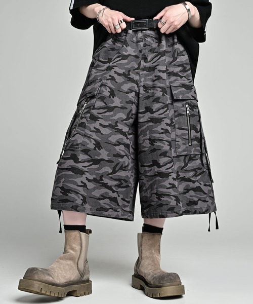 ADRER(アドラー)の「parachute cargo wide short pants / パラシュートカーゴ ワイド ショート パンツ(カーゴパンツ・メンズ・ブラック系1/ブラック/グレー系1/ブラック系2/ブラック系3・XS/S/M/L)」の10枚目の写真