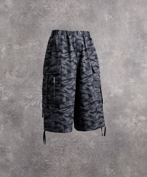 ADRER(アドラー)の「parachute cargo wide short pants / パラシュートカーゴ ワイド ショート パンツ(カーゴパンツ・メンズ・ブラック系1/ブラック/グレー系1/ブラック系2/ブラック系3・XS/S/M/L)」の15枚目の写真