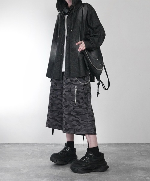 ADRER(アドラー)の「parachute cargo wide short pants / パラシュートカーゴ ワイド ショート パンツ(カーゴパンツ・メンズ・ブラック系1/ブラック/グレー系1/ブラック系2/ブラック系3・XS/S/M/L)」の13枚目の写真