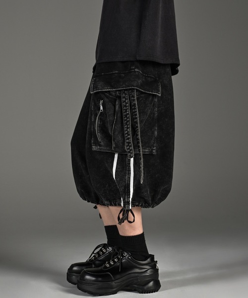 ADRER（アドラー）の「parachute cargo wide short pants