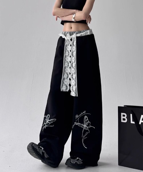 SHEENA（シーナ）の「レースレイヤードバタフライプリントスウェットワイドパンツ（スウェットパンツ・レディース・ホワイト/ブラック・M）」の8枚目の写真
