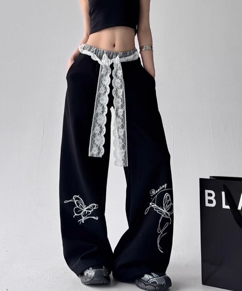 SHEENA（シーナ）の「レースレイヤードバタフライプリントスウェットワイドパンツ（スウェットパンツ・レディース・ホワイト/ブラック・M）」の9枚目の写真