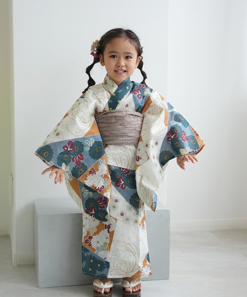 utatane（ウタタネ）の「キッズ浴衣3点セット ひよこ商店 マーガレットアプリコット裂取文（浴衣・キッズ・ブルー・100cm/110cm/120cm/130cm）」の4枚目の写真