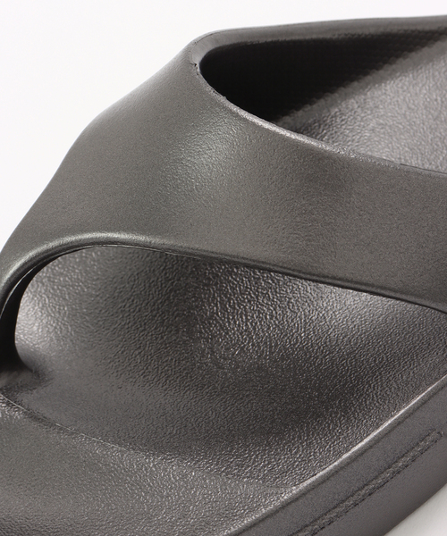 PAES(ペイズ)の「【Paes/ペイズ】 FLIP FLOP Coating:サンダル(サンダル・レディース・シルバー/ガンメタ・25cm/24cm/23cm)」の16枚目の写真