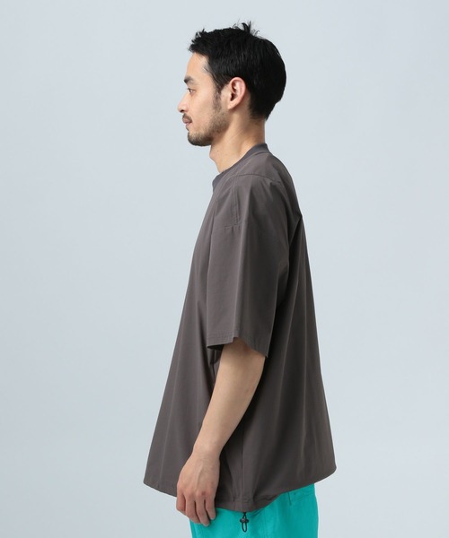 BAYFLOW（ベイフロー）の「[セットアップ可]アクティブ半袖プルオーバー【ストレッチ】（Tシャツ/カットソー・メンズ・ベージュ/グレー/ブラック・MEDIUM/LARGE）」の6枚目の写真